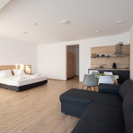 Aparthotel بريمورسكو المظهر الخارجي الصورة